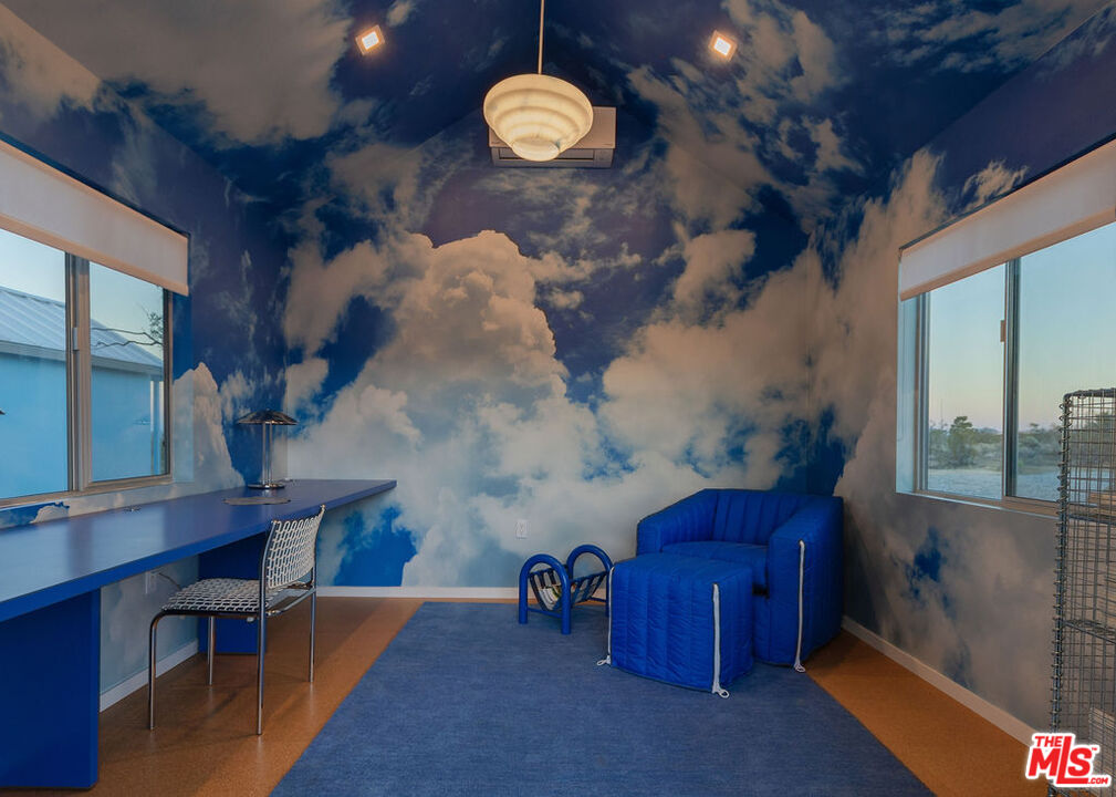 3925 Valley Vista Ave