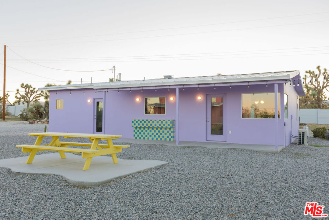 3925 Valley Vista Ave