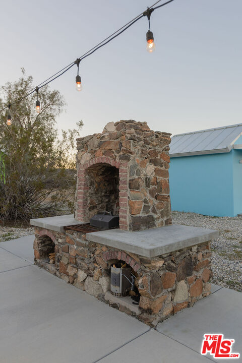 3925 Valley Vista Ave