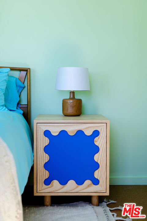 3925 Valley Vista Ave