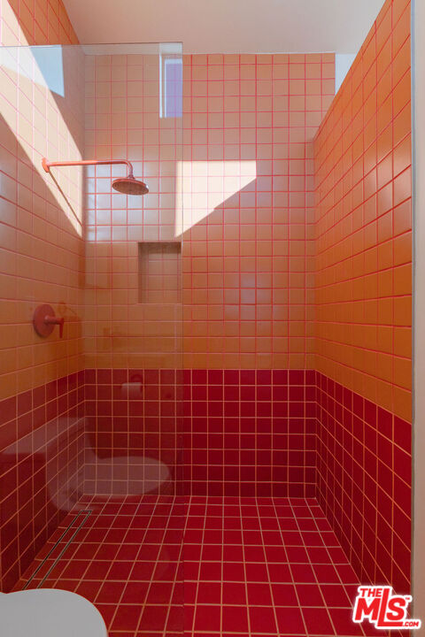 3925 Valley Vista Ave