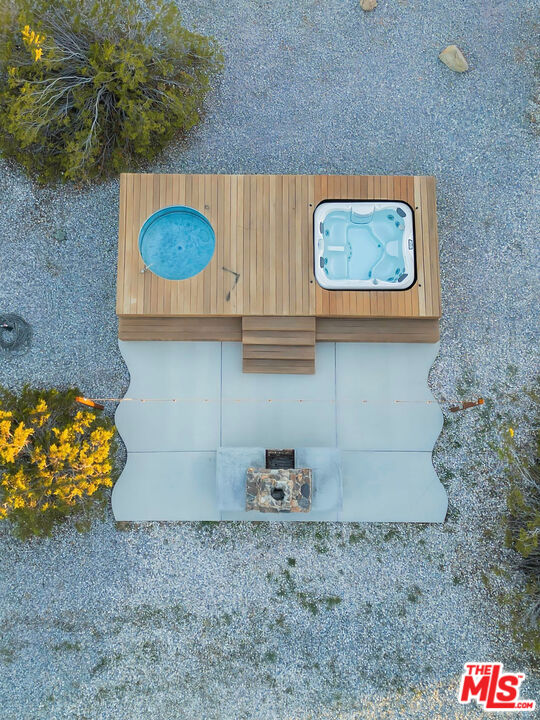 3925 Valley Vista Ave