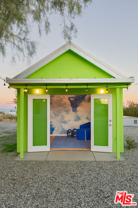 3925 Valley Vista Ave