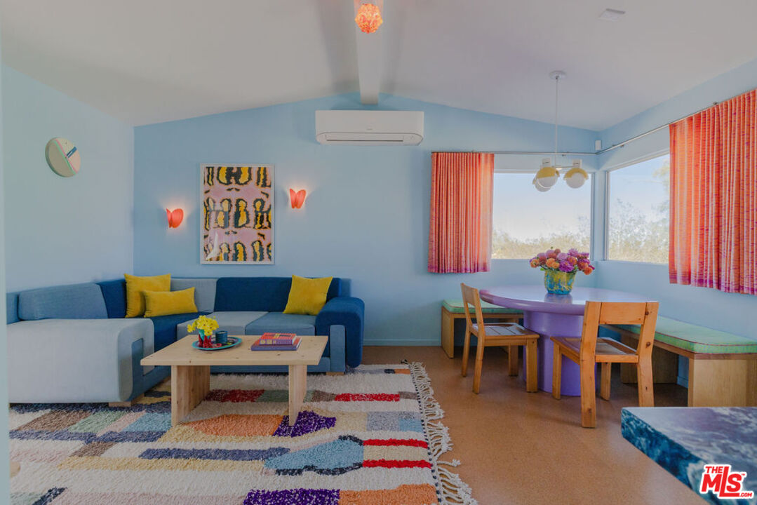 3925 Valley Vista Ave