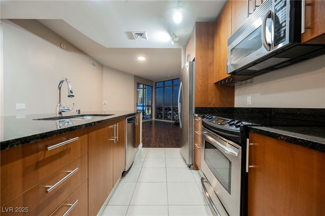 200 West Sahara Avenue 1810