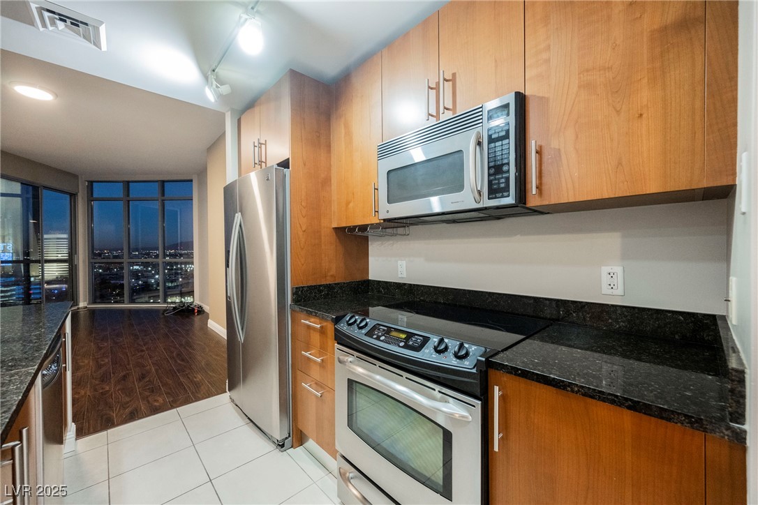 200 West Sahara Avenue 1810