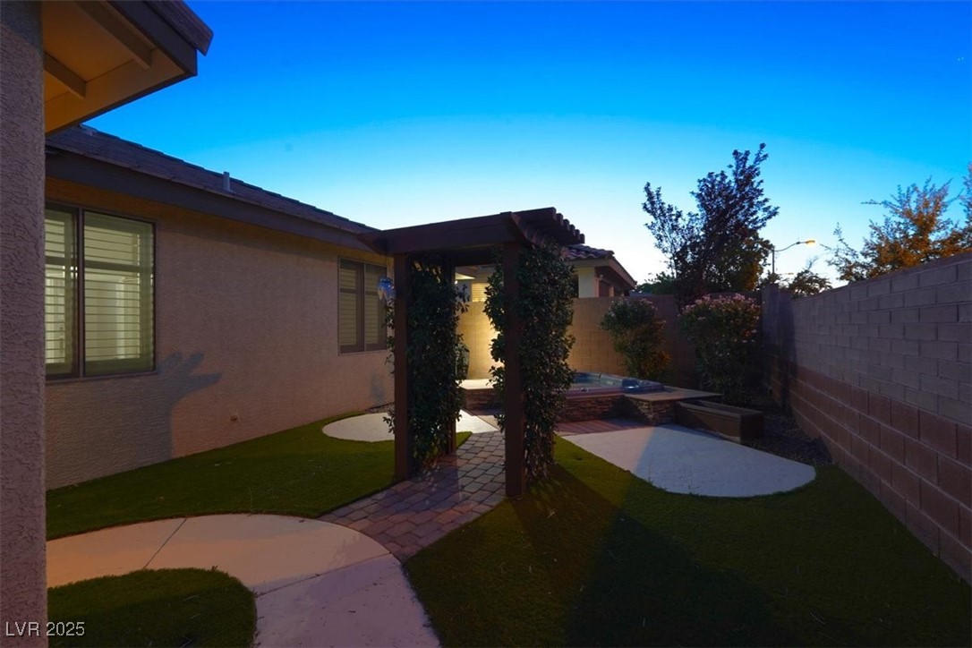 7806 Sundial Peak Street