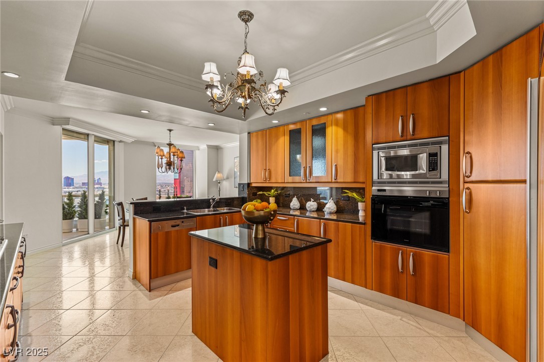 2877 Paradise Road 2502