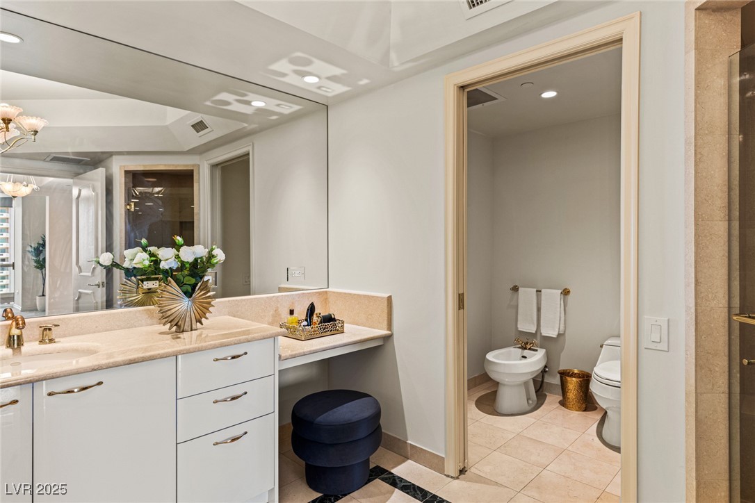 2877 Paradise Road 2502