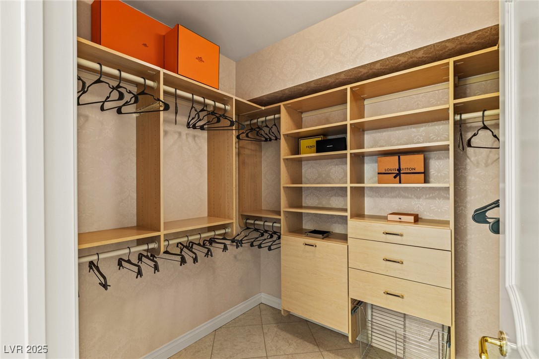 2877 Paradise Road 2502