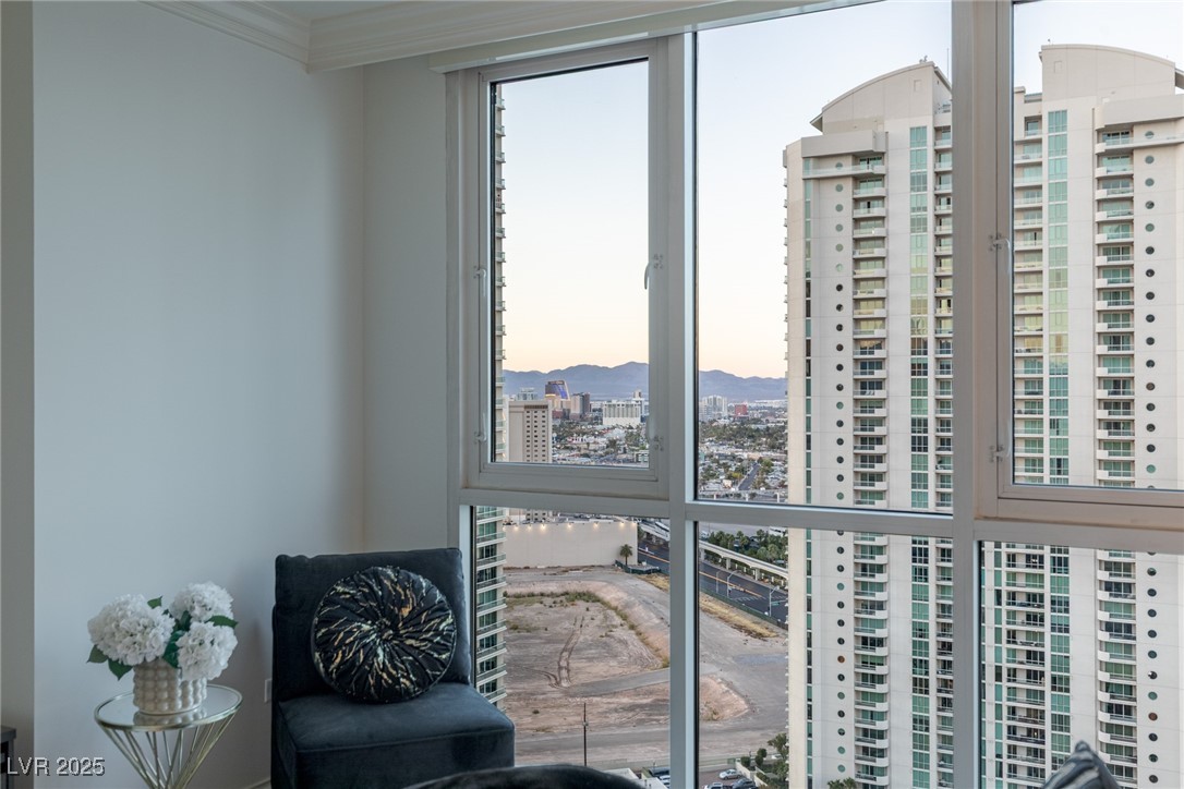 2877 Paradise Road 2502