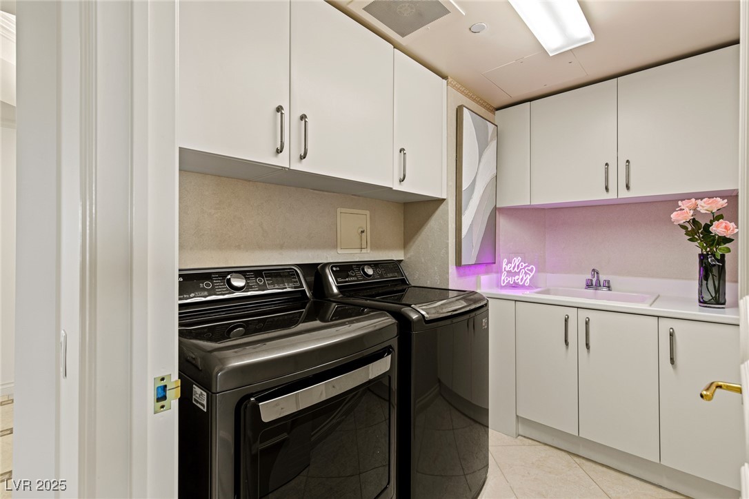 2877 Paradise Road 2502