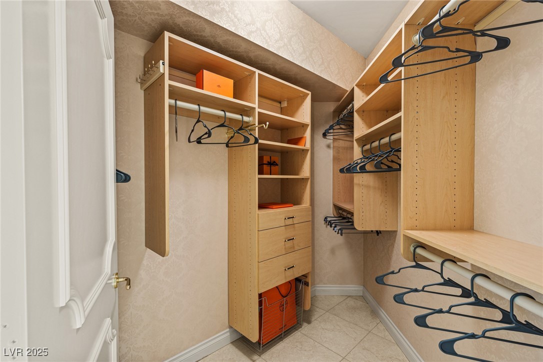 2877 Paradise Road 2502