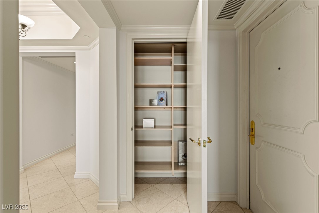 2877 Paradise Road 2502