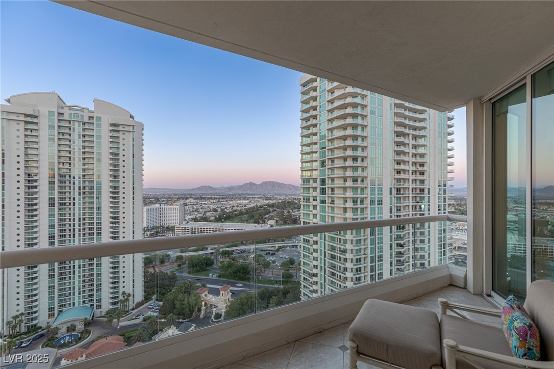 2877 Paradise Road 2502