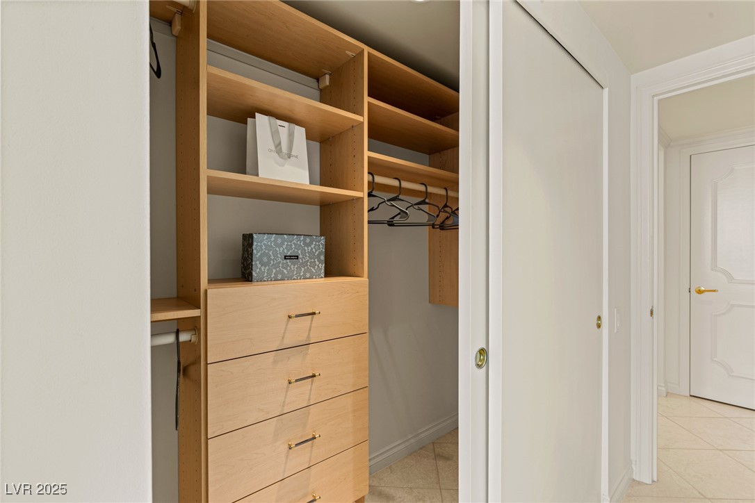 2877 Paradise Road 2502