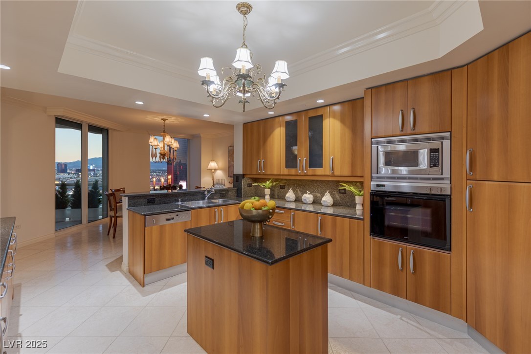 2877 Paradise Road 2502