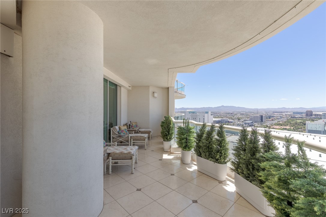 2877 Paradise Road 2502