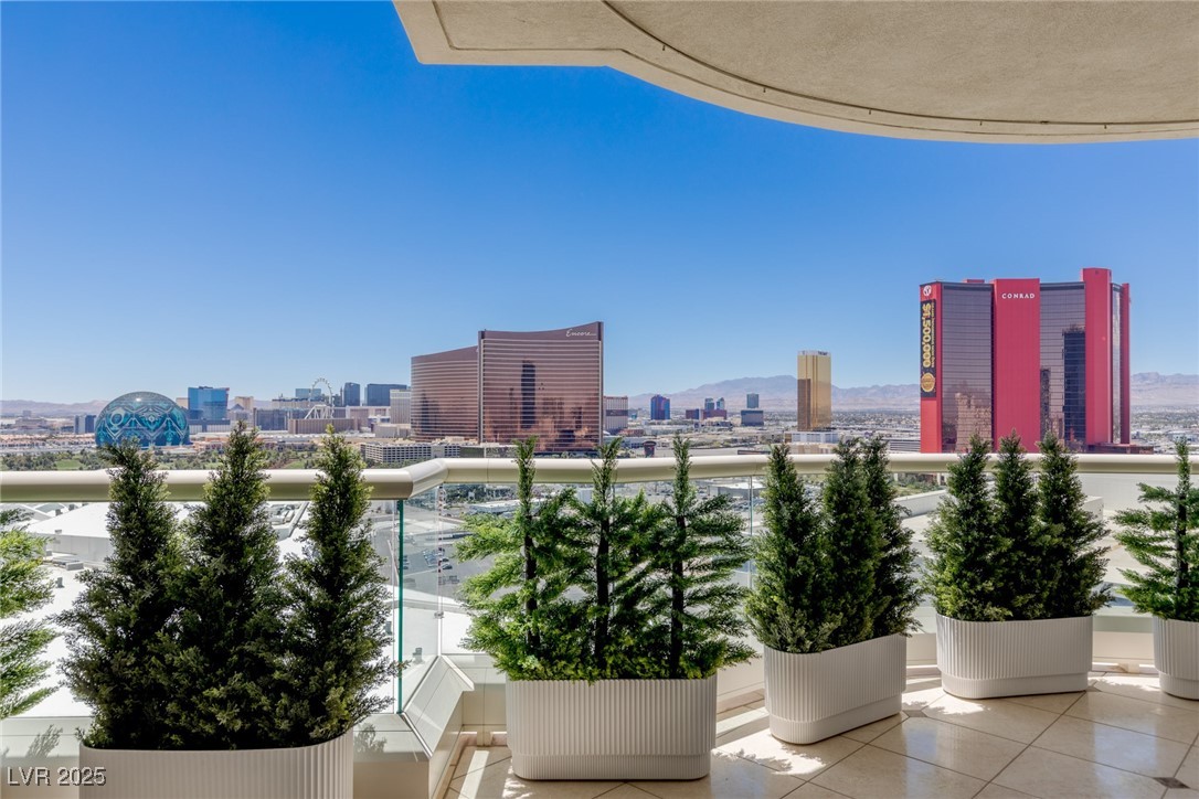 2877 Paradise Road 2502