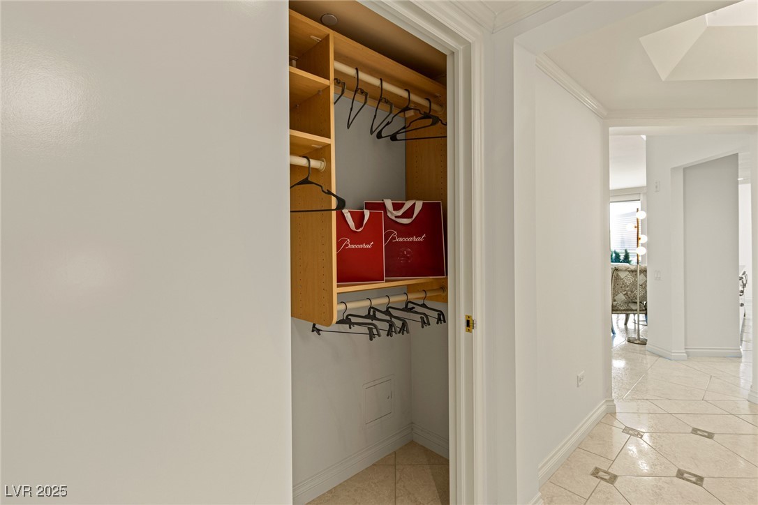 2877 Paradise Road 2502