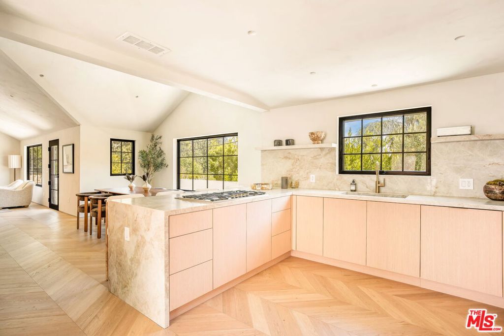 8353 Sunset View Drive