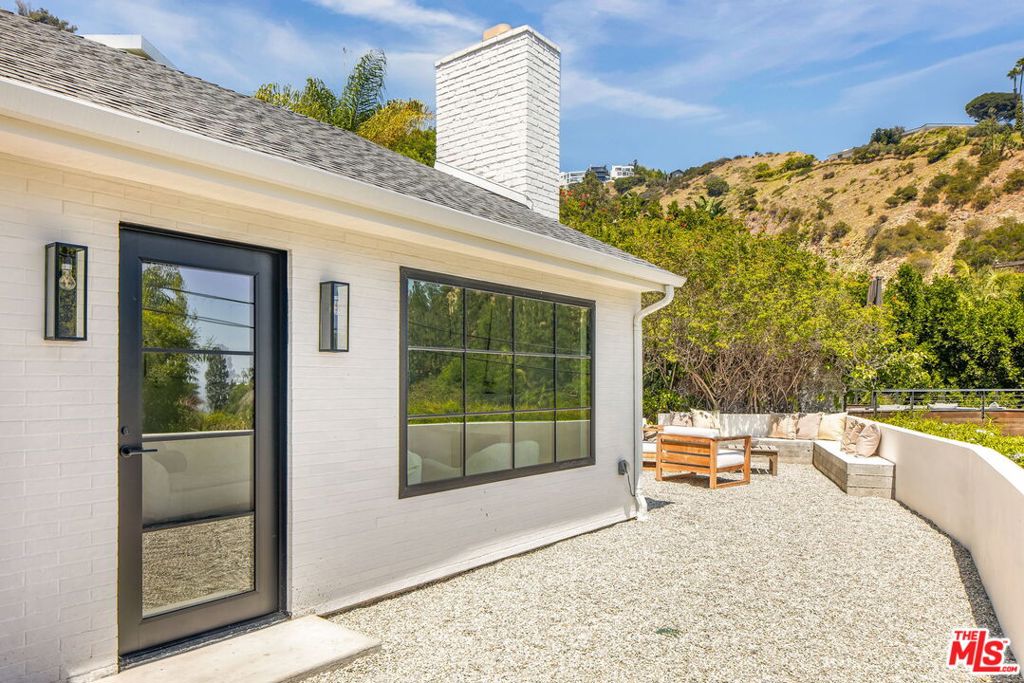 8353 Sunset View Drive