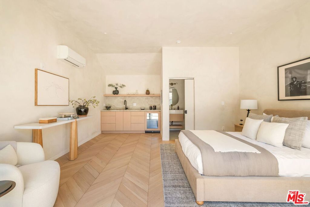 8353 Sunset View Drive