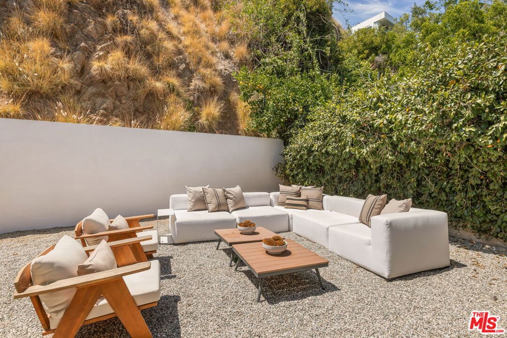 8353 Sunset View Drive