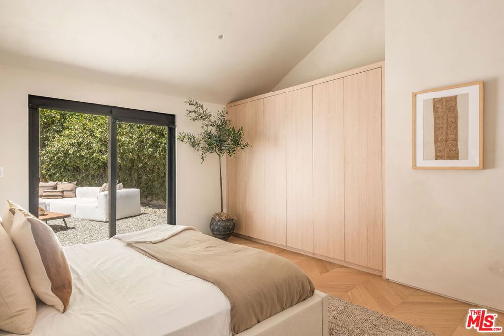 8353 Sunset View Drive