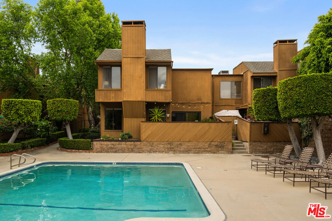 100 Hurlbut St Unit: 12