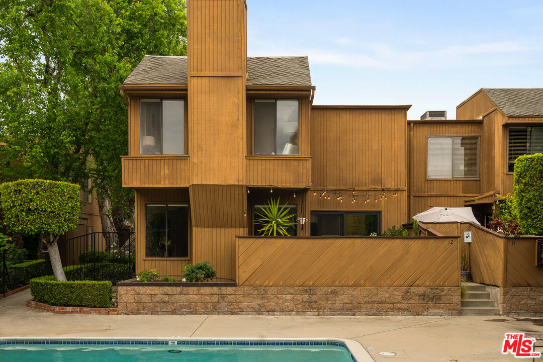 100 Hurlbut St Unit: 12