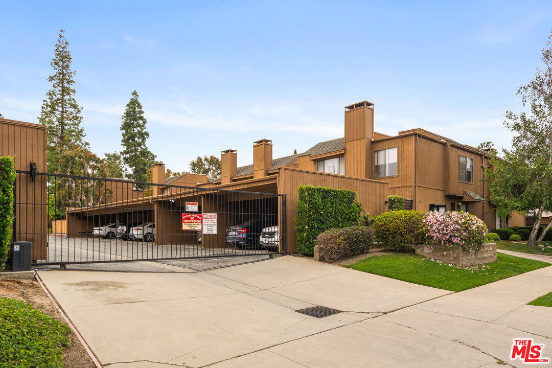 100 Hurlbut St Unit: 12
