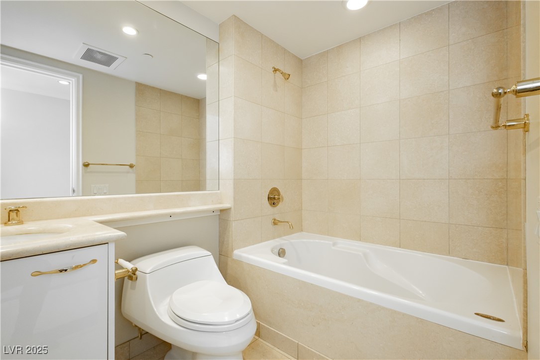 2747 PARADISE Road 1804