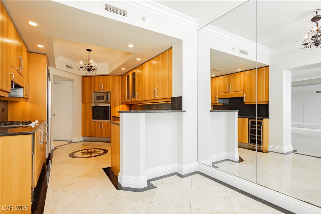 2747 PARADISE Road 1804