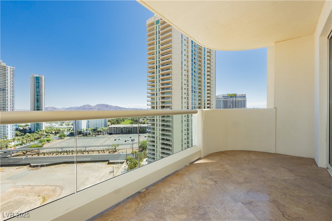 2747 PARADISE Road 1804