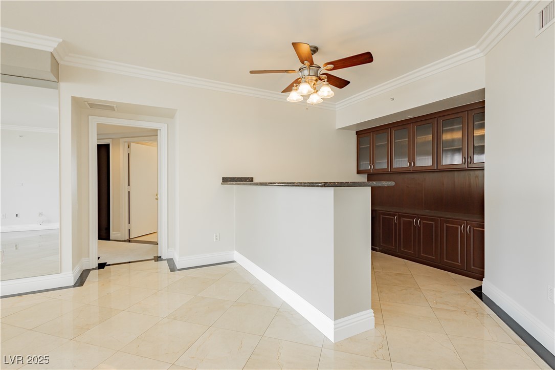 2747 PARADISE Road 1804