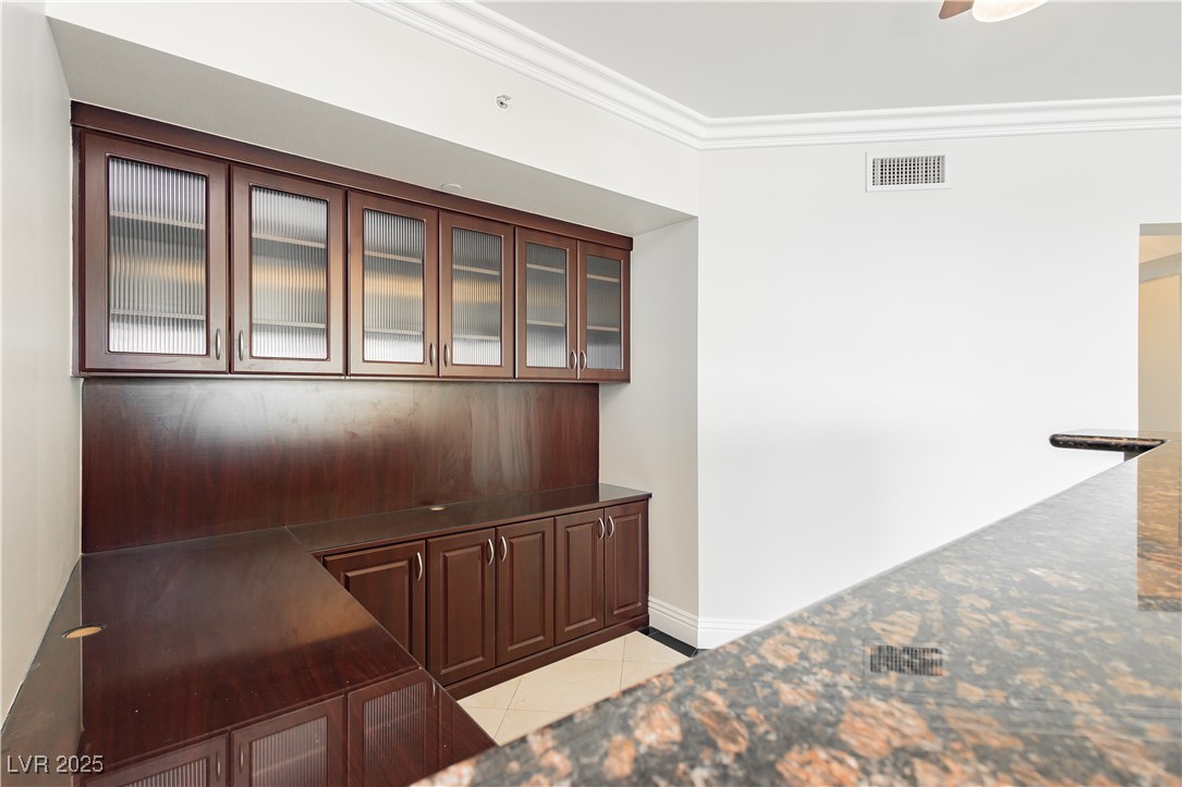 2747 PARADISE Road 1804