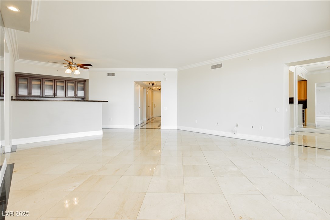 2747 PARADISE Road 1804