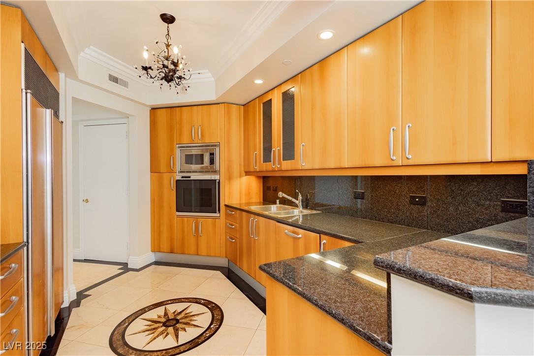 2747 PARADISE Road 1804