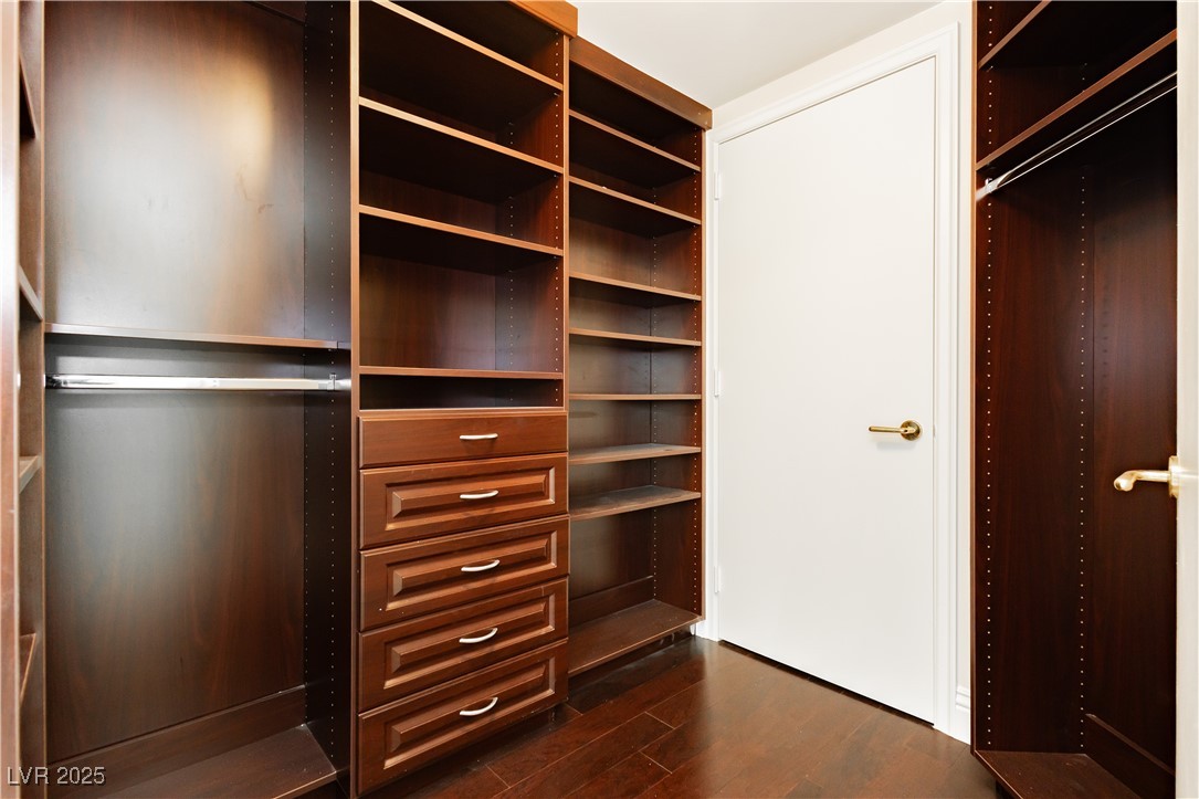 2747 PARADISE Road 1804