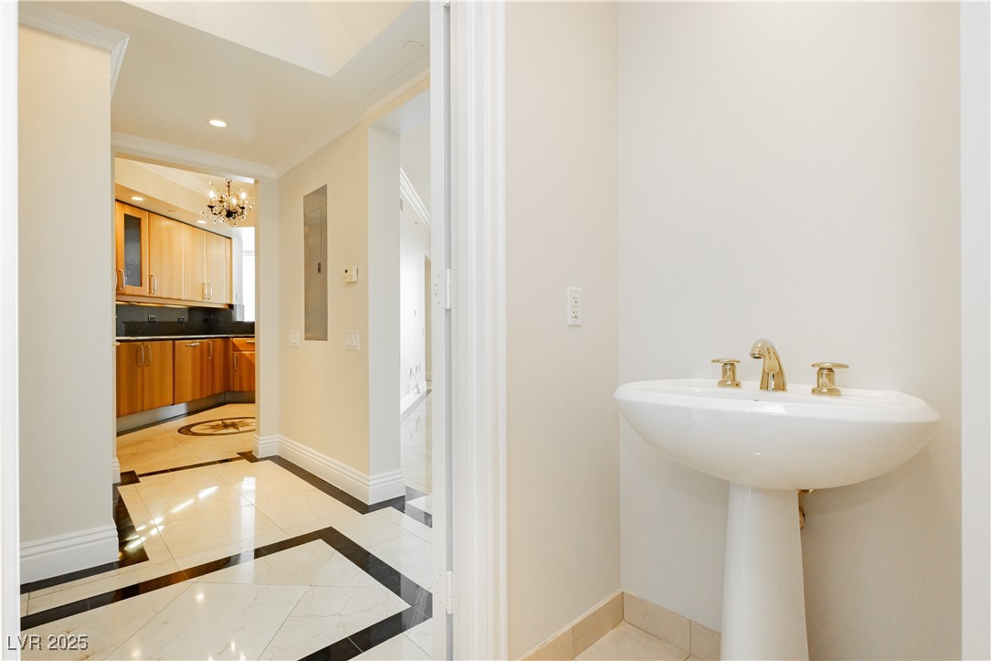 2747 PARADISE Road 1804