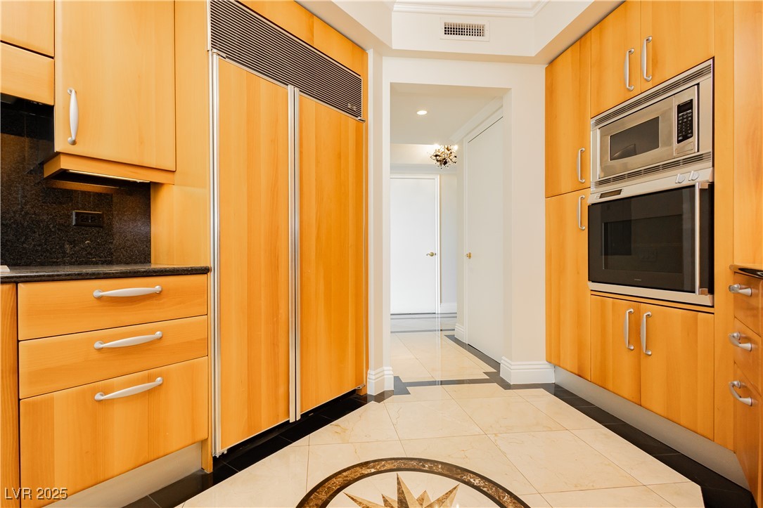 2747 PARADISE Road 1804