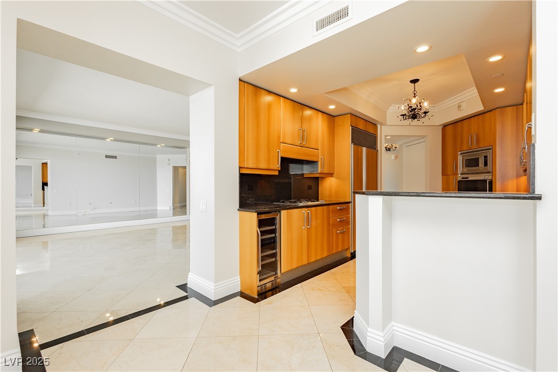 2747 PARADISE Road 1804