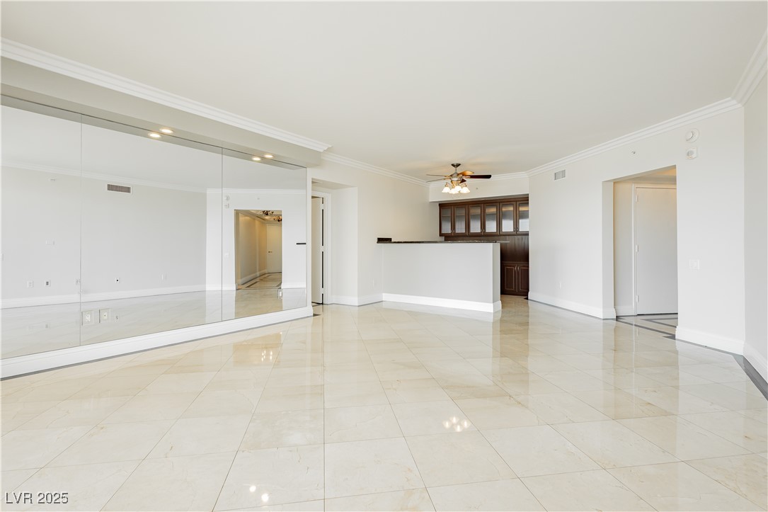 2747 PARADISE Road 1804