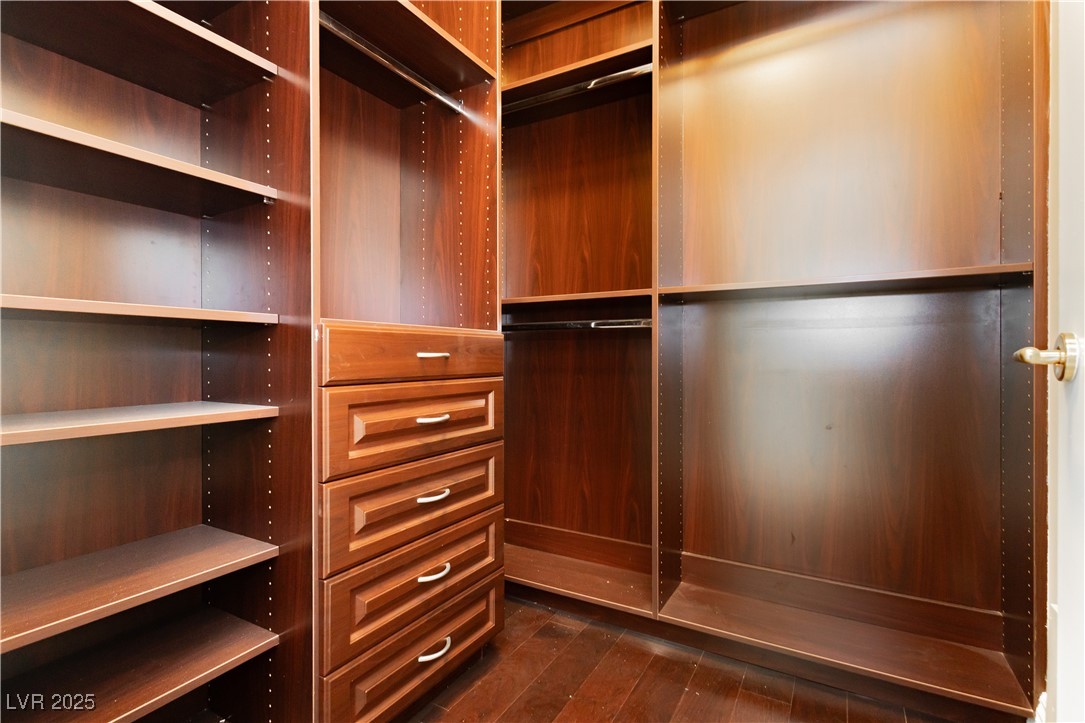 2747 PARADISE Road 1804