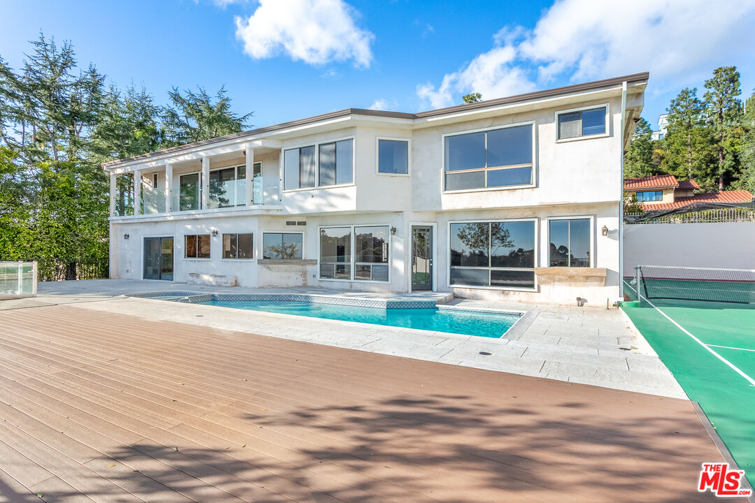7962 Oceanus Dr