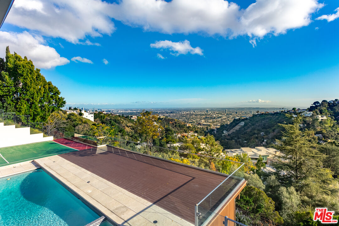 7962 Oceanus Dr