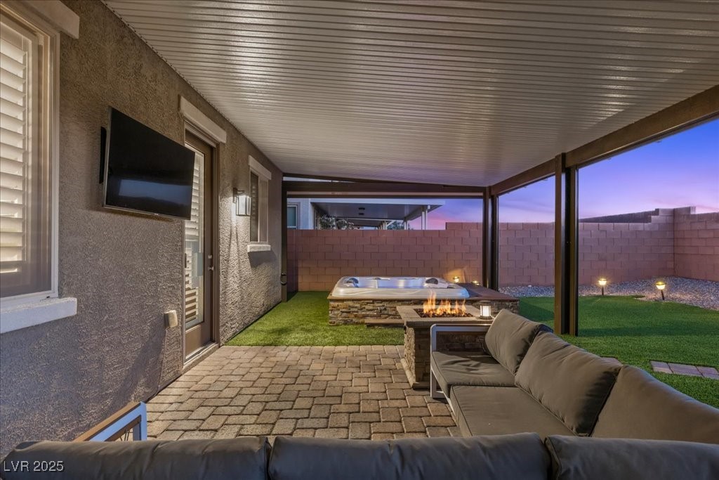 8013 Green River Knob Street