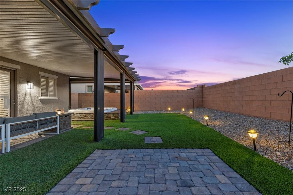 8013 Green River Knob Street