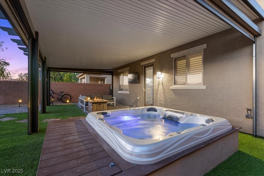 8013 Green River Knob Street